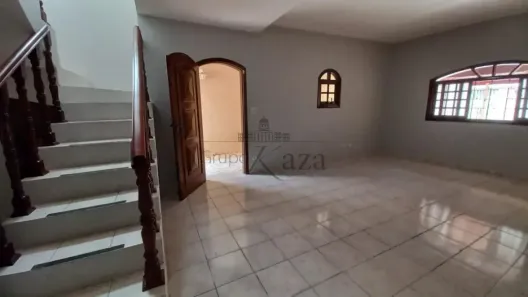 Sobrado com 3 Quartos para alugar, 275m² no Bosque dos Eucaliptos, São José dos Campos