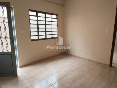 Casa com 2 Quartos para alugar, 125m² no Jardim Marieta, Taubaté