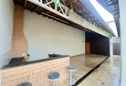 Casa com 3 Quartos para alugar, 210m² no Pólon, Marília