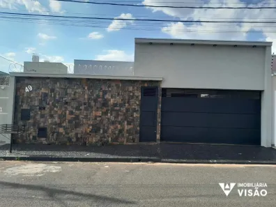 Casa com 3 Quartos à venda, 205m² no Jardim do Lago, Uberaba