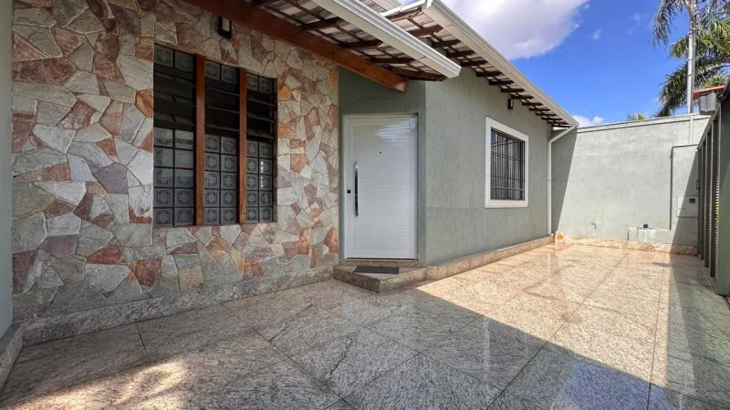 Casa com 3 quartos — Santa Amélia, Belo Horizonte