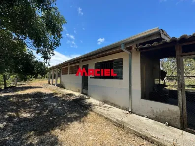 Fazenda/Sítio com 3 Quartos à venda, 237m² no Chácara Marambaia, Caçapava