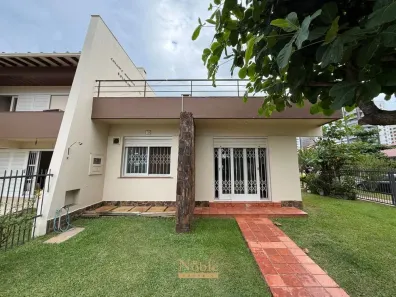 Sobrado com 3 Quartos à venda, 212m² no Torres, Torres