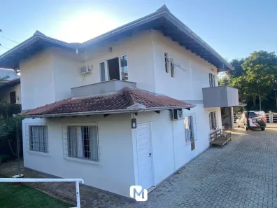 Casa com 4 Quartos à venda, 200m² no Água Verde, Blumenau