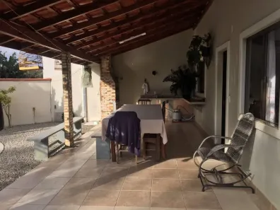 Casa com 4 Quartos à venda, 227m² no Limoeiro, Brusque