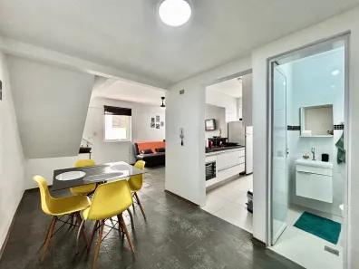 Apartamento com 2 Quartos à venda, 77m² no Jardim Las Palmas, Guarujá