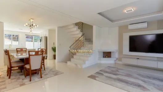 Casa de Condomínio com 3 Quartos à venda, 243m² no Mercês, Curitiba