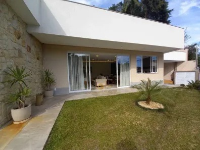 Casa com 3 Quartos à venda, 360m² no Panorama, Teresópolis