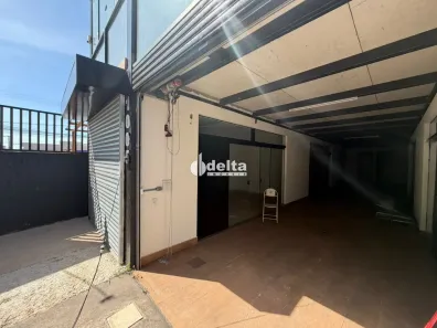 Ponto Comercial para alugar, 380m² no Granada, Uberlândia