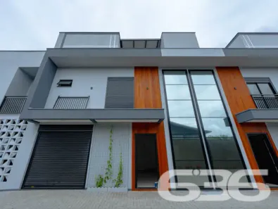 Sobrado com 3 Quartos à venda, 161m² no Bom Retiro, Joinville