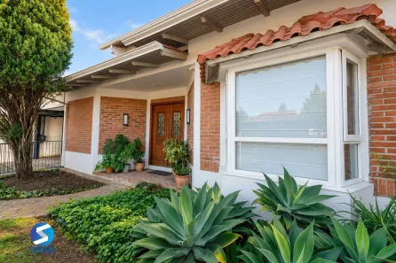 Casa com 4 Quartos à venda, 240m² no Jardim Itu, Porto Alegre