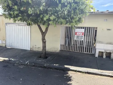 Casa com 4 Quartos à venda, 211m² no Conjunto Riviera, Goiânia