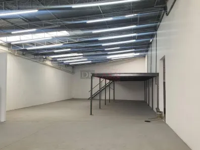 Galpão/Depósito/Armazém para alugar, 368m² no Vila Sílvia, São Paulo