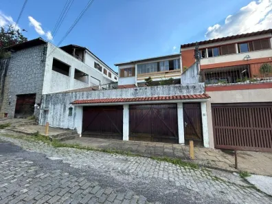 Casa com 3 Quartos à venda, 249m² no Agriões, Teresópolis