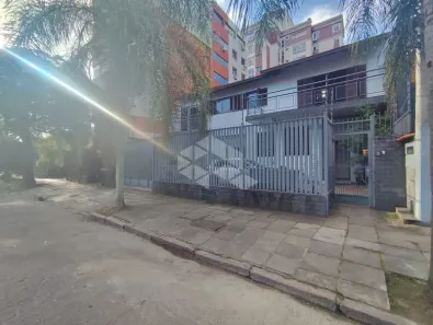 Casa com 3 Quartos para alugar, 150m² no Passo da Areia, Porto Alegre