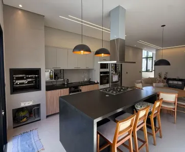 Casa com 3 Quartos à venda, 230m² no Alto Umuarama, Uberlândia