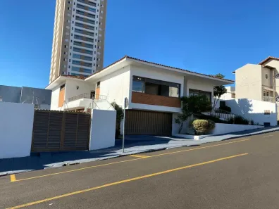 Imóvel Comercial com 4 Quartos para alugar, 380m² no São José, Franca