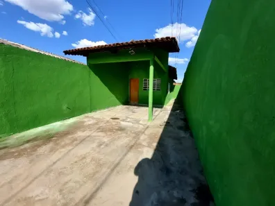 Casa com 3 Quartos para alugar, 97m² no Parque Oeste Industrial, Goiânia