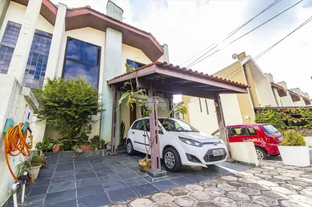 Sobrado com 3 Quartos à venda, 85m² no Alto Boqueirão, Curitiba