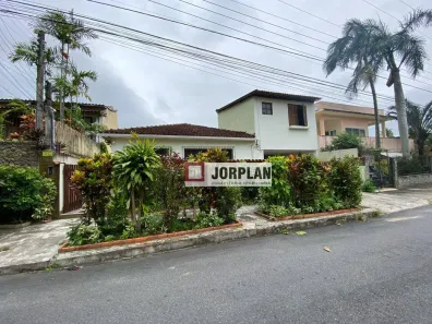 Casa com 5 Quartos à venda, 400m² no São Francisco, Niterói