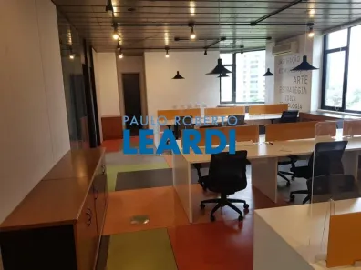 Sala Comercial à venda, 140m² no Cidade Monções, São Paulo