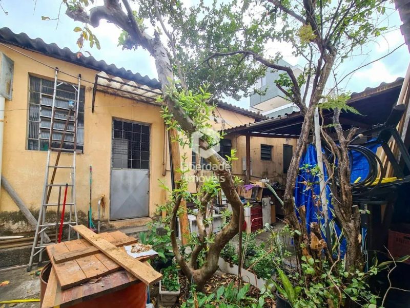 Casa com 3 quartos — Caiçaras, Belo Horizonte