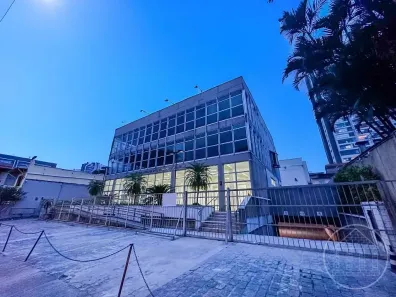 Prédio Comercial para venda ou aluguel, 2200m² no Santo Amaro, São Paulo