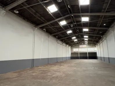 Galpão/Depósito/Armazém para alugar, 716m² no Sarandi, Porto Alegre