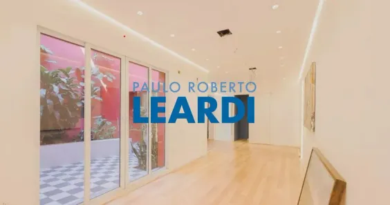 Casa com 3 Quartos para alugar, 275m² no Jardim Paulistano, São Paulo