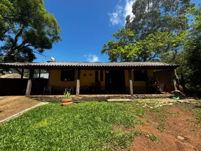 Fazenda/Sítio com 3 Quartos à venda, 120m² no Fiuza, Viamão