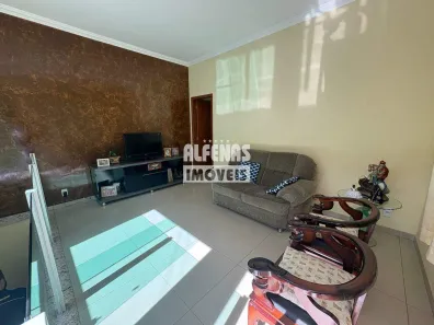 Casa com 3 Quartos à venda, 180m² no Colonial, Contagem