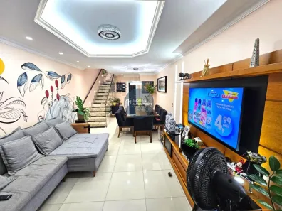 Casa de Condomínio com 4 Quartos à venda, 211m² no Recreio dos Bandeirantes, Rio de Janeiro