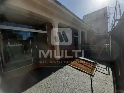 Casa com 3 Quartos à venda, 270m² no Nossa Senhora Aparecida, Uberlândia