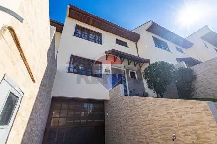 Sobrado com 3 Quartos à venda, 147m² no Abranches, Curitiba