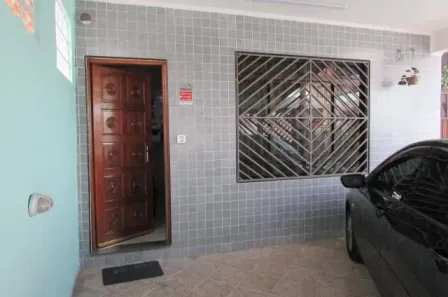 Sobrado com 3 Quartos à venda, 91m² no Vila Voturua, São Vicente