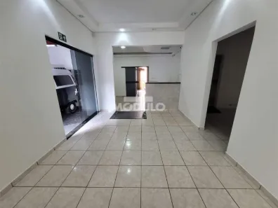 Prédio Comercial com 3 Quartos para alugar, 135m² no Martins, Uberlândia