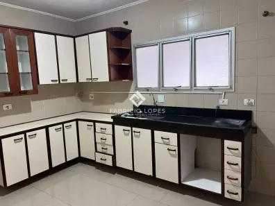 Casa de Condomínio com 3 Quartos para alugar, 180m² no Jardim Santa Maria, Jacareí