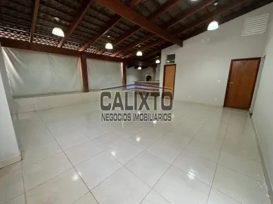 Casa com 4 Quartos à venda, 257m² no Jardim Patrícia, Uberlândia