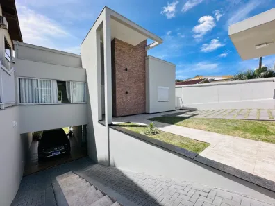 Casa com 3 Quartos à venda, 249m² no SAIC, Chapecó
