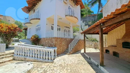 Casa de Condomínio com 3 Quartos à venda, 216m² no Zé Garoto, São Gonçalo