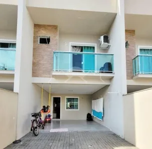 Sobrado com 3 Quartos à venda, 104m² no Boa Vista, Joinville