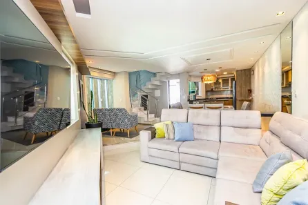 Casa de Condomínio com 3 Quartos à venda, 250m² no Uberaba, Curitiba