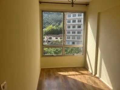 Apartamento com 2 Quartos para alugar, 50m² no Centro, Petrópolis