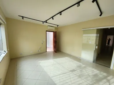 Casa com 3 Quartos para alugar, 200m² no São Cosme de Baixo (São Benedito), Santa Luzia