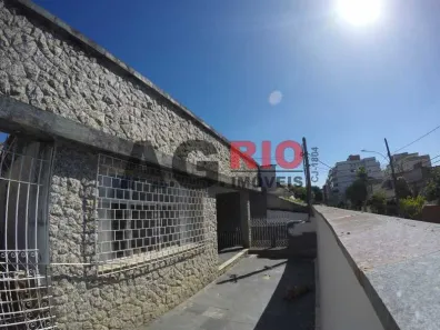 Casa de Condomínio com 3 Quartos à venda, 199m² no Vila Valqueire, Rio de Janeiro