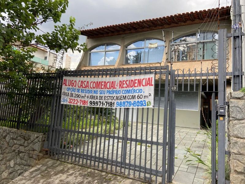 Casa com 3 quartos — Santo Antônio, Belo Horizonte