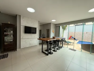 Casa com 3 Quartos à venda, 185m² no Jardim Botânico, Uberlândia