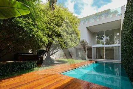 Casa com 5 Quartos para alugar, 750m² no Vila Nova Conceição, São Paulo