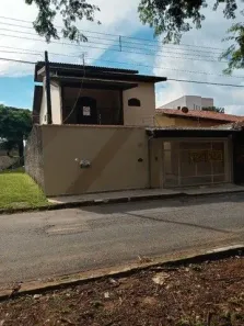 Sobrado com 4 Quartos à venda, 248m² no Granja Daniel, Taubaté