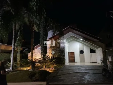 Casa de Condomínio com 3 Quartos para alugar, 350m² no Nossa Senhora do Perpétuo Socorro, Pindamonhangaba